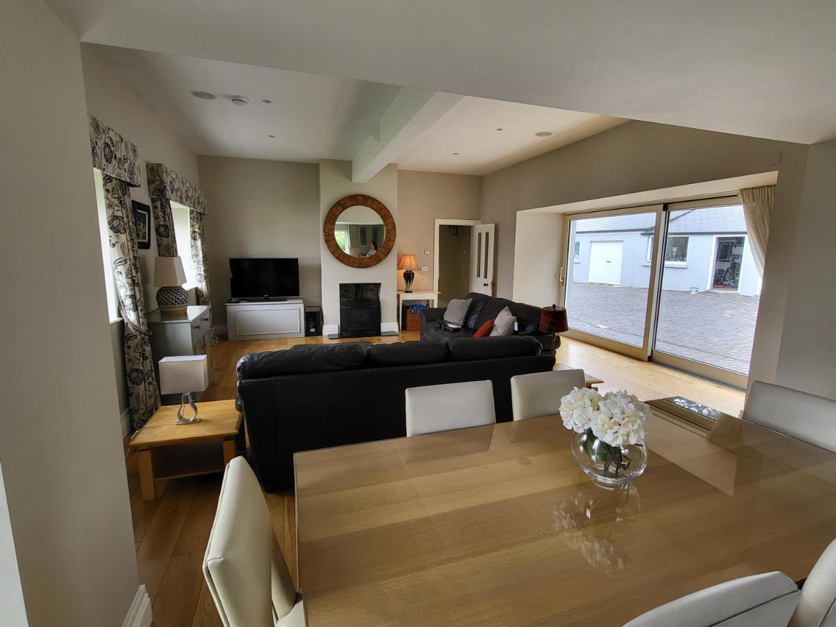 Three-Bedroom House,1243522894:JPEG