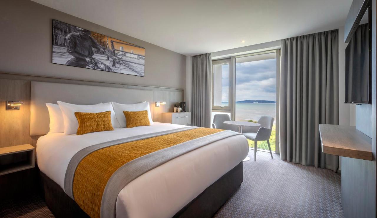Executive King Sea View