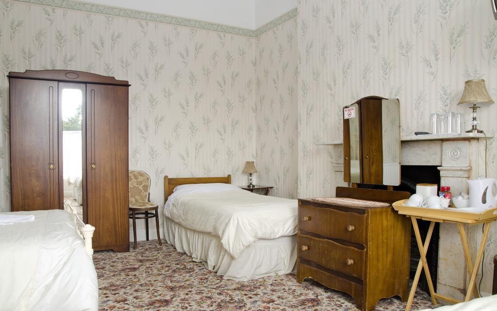 Quadruple Room with Private Bathroom
