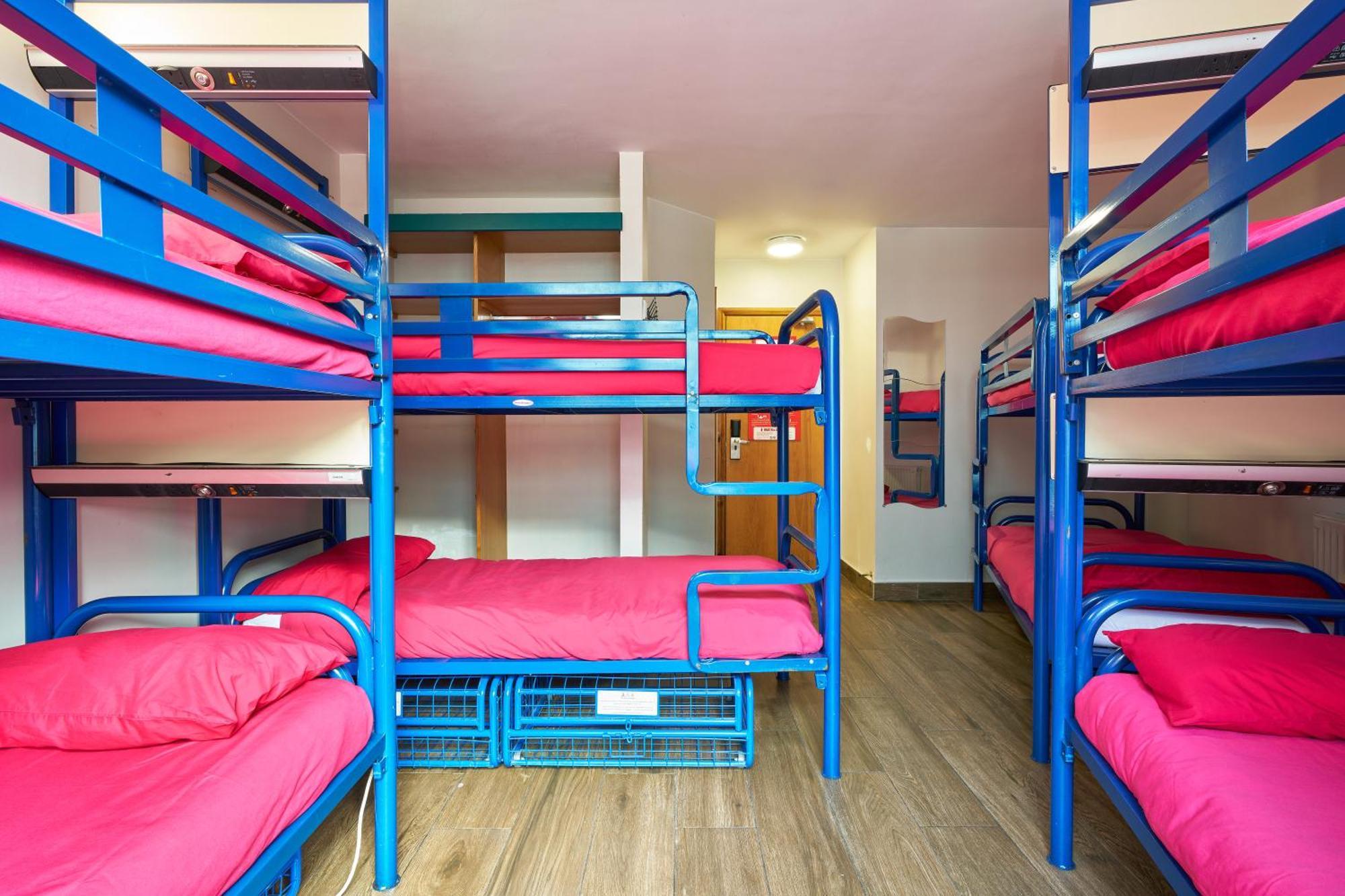 1 Bed in 8-Bed Female Dormitory Room Ensuite