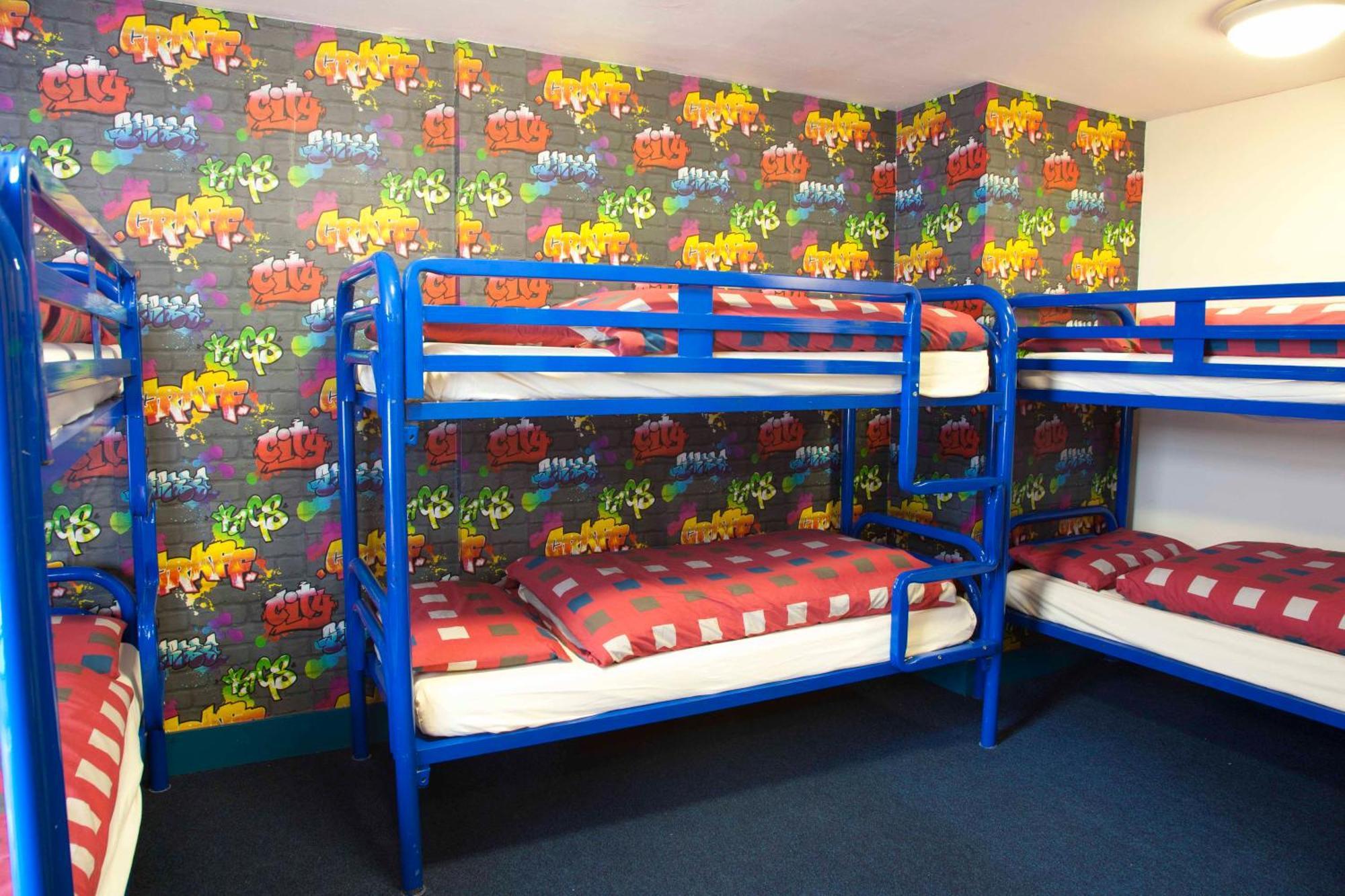 1 Bed a 18 Bedded Mixed Room Ensuite