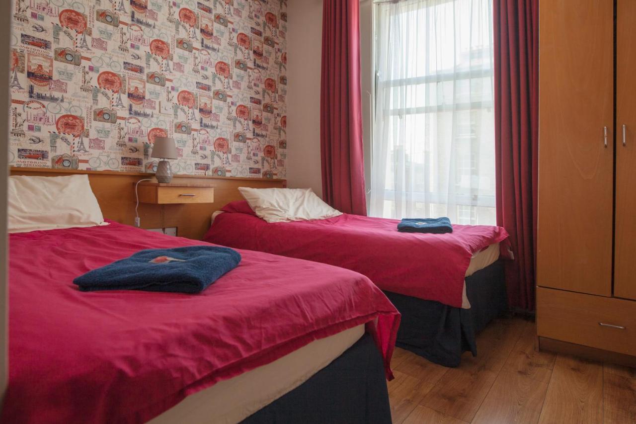 Twin room private Ensuite