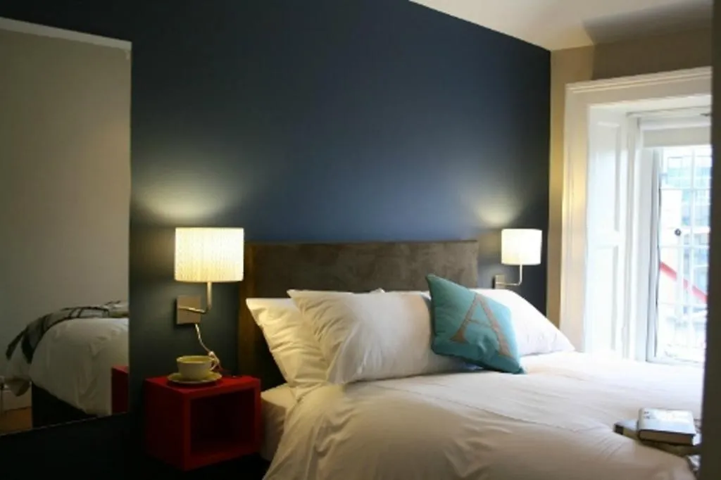 Adelphi Guesthouse-1