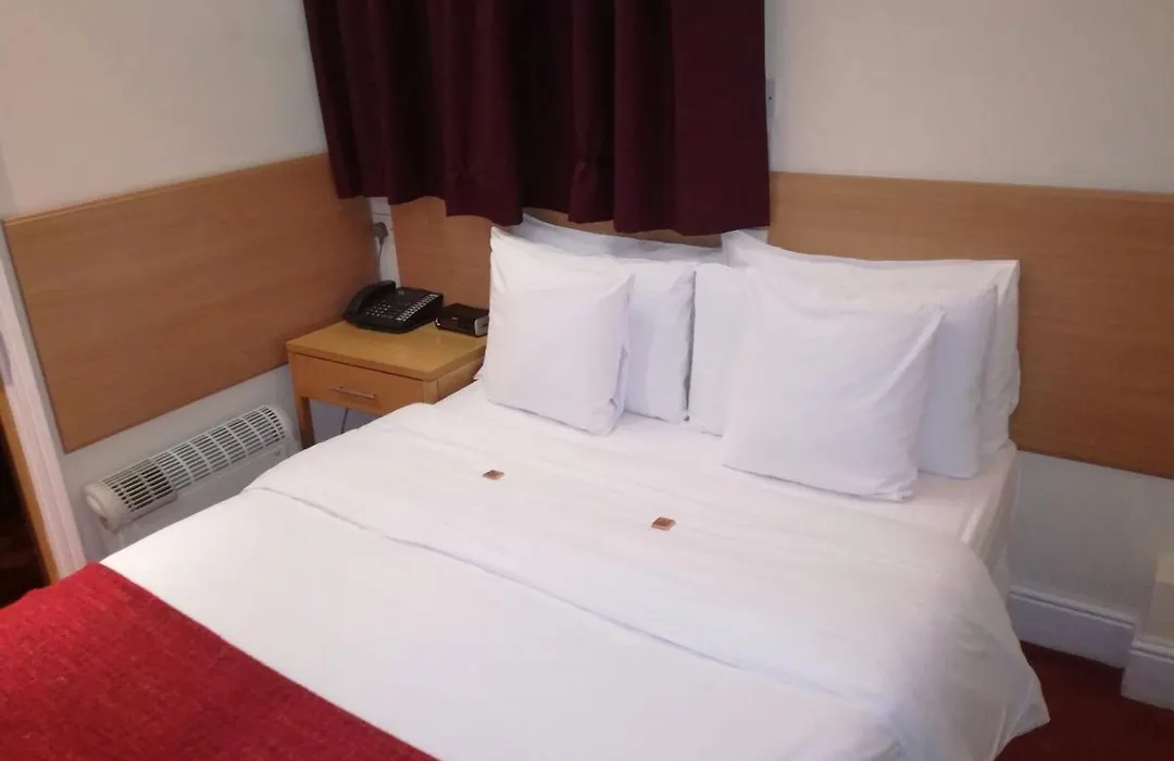 The Leeson Lodge-1