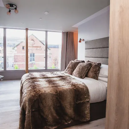Clarendon Suites-3